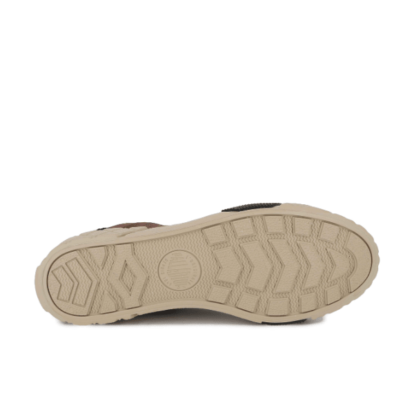 Palladium Ace City Shell Chukka sole view – cream rubber outsole with multi-directional tread pattern for grip and everyday durability