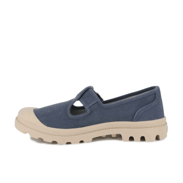 Palladium Pampa Mary-Jane Washed Vintage Indigo – front angle view of washed canvas upper with T-bar strap