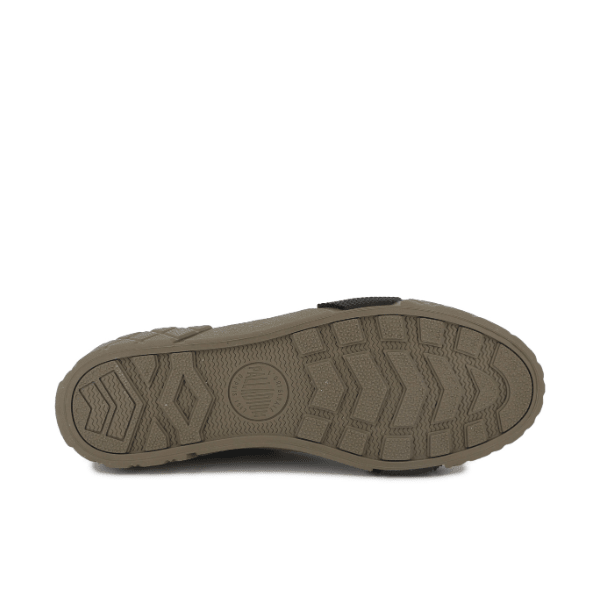 Palladium Ace City Shell Chukka sole view – earthy brown rubber outsole with multi-directional tread pattern for grip and everyday durability