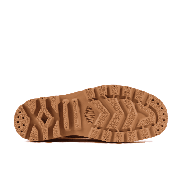 Palladium Pampa Oxford in Woodlin - tan rubber lug outsole detail with diamond tread pattern
